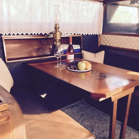 *amazing! Mara Designer Boat Close 2 Amsterdam* بوتيل