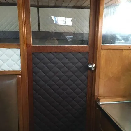 بوتيل *amazing! Mara Designer Boat Close 2 Amsterdam* *