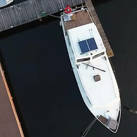 *amazing! Mara Designer Boat Close 2 Amsterdam*